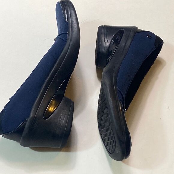 BZEES WOMEN SHOES BLUE AND BLACK SIZE 10M - Picture 4 of 16